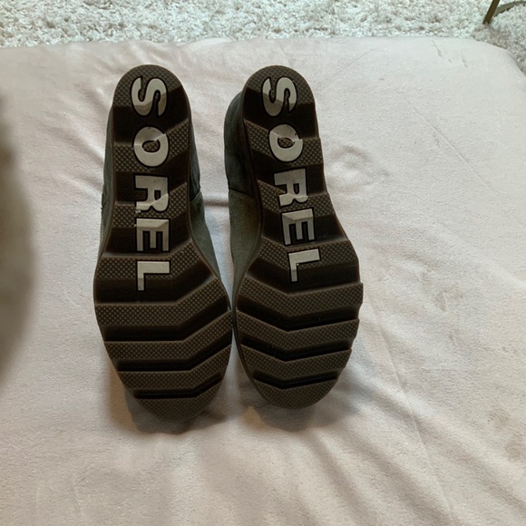 Sorel Green 9 Suede Joan of Arctic Wedge Boot Snow - Picture 2 of 5